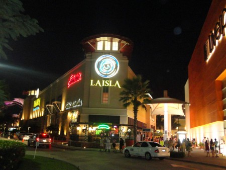 De paseo, un cafe, de compras, restaurantes gourmet o la fiesta nocturna?...Acapulco tiene de todo!!!